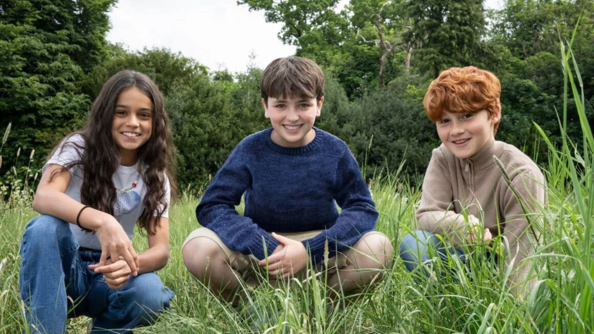Arabella Stanton as Hermione Granger, Dominic McLaughlin as Harry Potter, and Alastair Stout as Ron Weasley.
